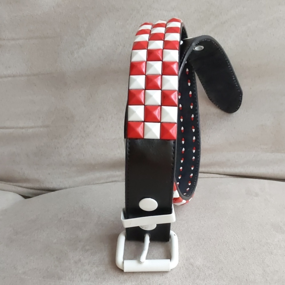 Italian Style Belt Size 28 Red With White Design